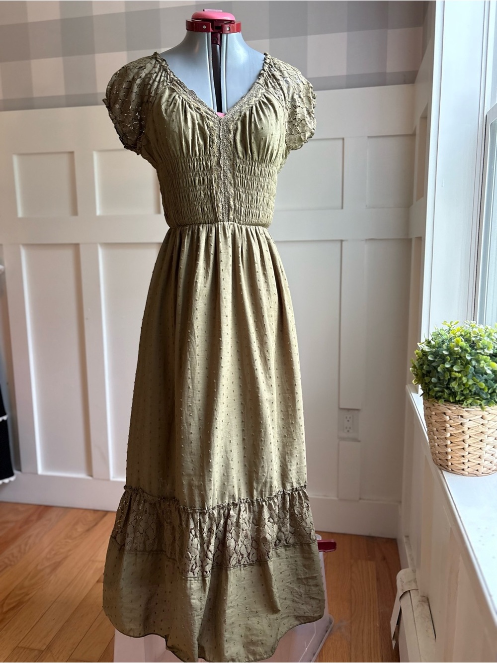 Olive Green Lace-Trim Maxi Dress with Smocked Bodice Small